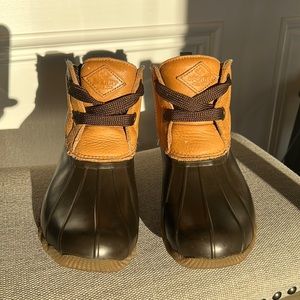 SPERRY SALTWATER 2-EYE WET WEATHER TAN/BROWN WOMEN’S BOOT - SIZE 8.5